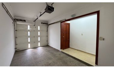 Casa de niveles en venta - Barrio Las Flores Palmira Valle Colombia