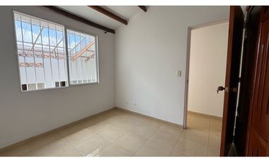 Casa de niveles en venta - Barrio Las Flores Palmira Valle Colombia