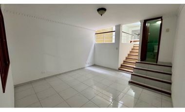 Casa de niveles en venta - Barrio Las Flores Palmira Valle Colombia
