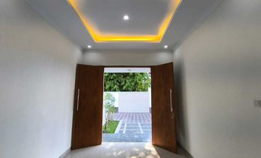 Rumah Baru Siap Huni 2 Lantai Jogja view hamparan sawah