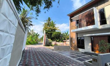 Rumah Baru Siap Huni 2 Lantai Jogja view hamparan sawah