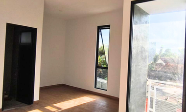 Hunian Modern Rumah 2 Lt Baru 5 Mnt Pemda Sleman & Sleman City Hall