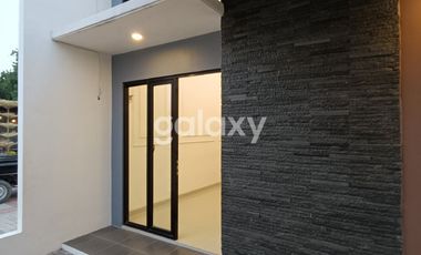Rumah Baru 1 Lantai Barat Surabaya type 5x12