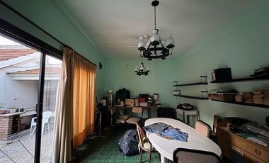 CASA 4 AMBIENTES VENTA EN REMEDIOS DE ESCALADA APT