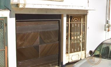 CASA EN VENTA EN COLONIA HACIENDA LOS PORTALES, MATAMOROS, TAMAULIPAS, A 5 MINUTOS DE LOS JUZGADOS FAMILIARES, A 5 MINUTOS DE PLAZA PUERTA GRANDE