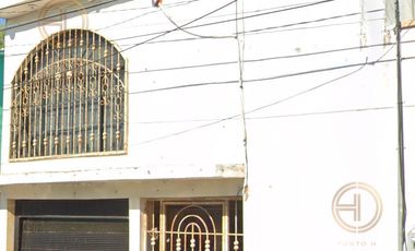 CASA EN VENTA EN COLONIA HACIENDA LOS PORTALES, MATAMOROS, TAMAULIPAS, A 5 MINUTOS DE LOS JUZGADOS FAMILIARES, A 5 MINUTOS DE PLAZA PUERTA GRANDE