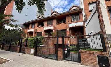 Venta de hermosa casa 7 ambientes en Coghlan