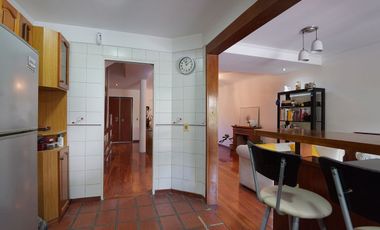 Venta de hermosa casa 7 ambientes en Coghlan