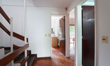 Venta de hermosa casa 7 ambientes en Coghlan