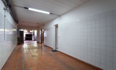 Venta de hermosa casa 7 ambientes en Coghlan