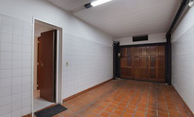Venta de hermosa casa 7 ambientes en Coghlan