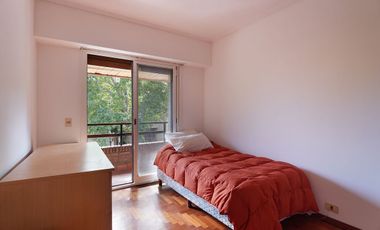 Venta de hermosa casa 7 ambientes en Coghlan