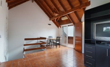 Venta de hermosa casa 7 ambientes en Coghlan