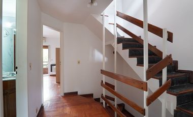 Venta de hermosa casa 7 ambientes en Coghlan