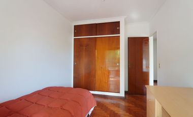Venta de hermosa casa 7 ambientes en Coghlan