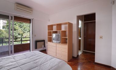 Venta de hermosa casa 7 ambientes en Coghlan