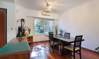 Venta de hermosa casa 7 ambientes en Coghlan