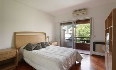 Venta de hermosa casa 7 ambientes en Coghlan