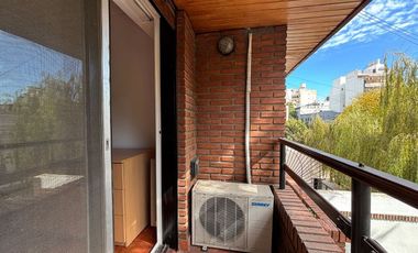 Venta de hermosa casa 7 ambientes en Coghlan