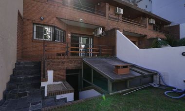Venta de hermosa casa 7 ambientes en Coghlan