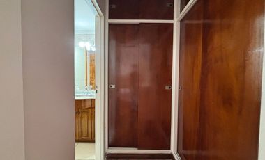 Venta de hermosa casa 7 ambientes en Coghlan