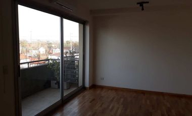 MONOAMBIENTE EN ALQUILER -TIGRE, C/COCHERA
