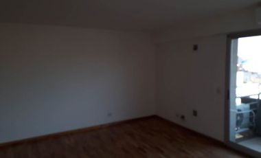 MONOAMBIENTE EN ALQUILER -TIGRE, C/COCHERA