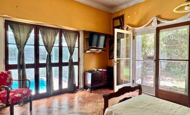 VENTA CASA 6 AMBIENTES CON PILETA – ACEPTA PERMUTA
