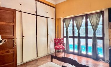 VENTA CASA 6 AMBIENTES CON PILETA – ACEPTA PERMUTA