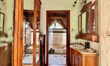 VENTA CASA 6 AMBIENTES CON PILETA – ACEPTA PERMUTA
