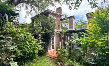 VENTA CASA 6 AMBIENTES CON PILETA – ACEPTA PERMUTA