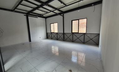 Rento oficinas con  uso de suelo comercial