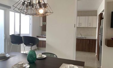 Puerta de Piedra: Casa con terreno excedente en esquina