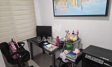 Puerta de Piedra: Casa con terreno excedente en esquina