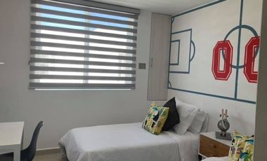 Puerta de Piedra: Casa con terreno excedente en esquina