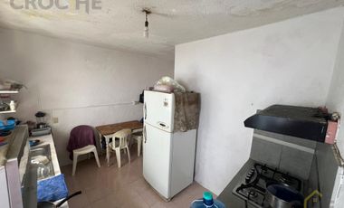 Casa pequeña con amplio terreno en venta en Col. Revolución, Xalapa, Veracruz
