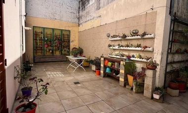 VENTA CASA 4 AMB LOTE PROPIO -APTO CRED. MATADEROS