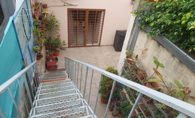 VENTA CASA 4 AMB LOTE PROPIO -APTO CRED. MATADEROS