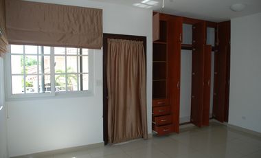 VENTA  CASA REMODELADA COSTA SUR 4 REC VILLA VALENCIA