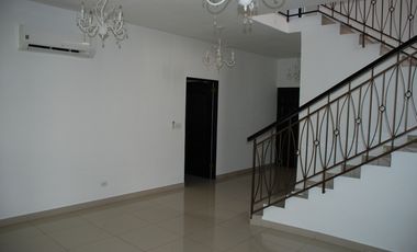 VENTA  CASA REMODELADA COSTA SUR 4 REC VILLA VALENCIA