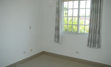 VENTA  CASA REMODELADA COSTA SUR 4 REC VILLA VALENCIA