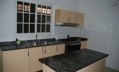 VENTA  CASA REMODELADA COSTA SUR 4 REC VILLA VALENCIA