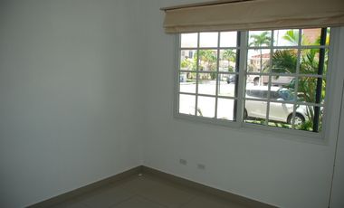 VENTA  CASA REMODELADA COSTA SUR 4 REC VILLA VALENCIA
