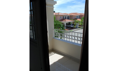 VENTA  CASA REMODELADA COSTA SUR 4 REC VILLA VALENCIA