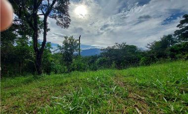 VENDO 01 HECTAREA TITULADA Y CON AGUA VIVA ALTO  BOQUETE