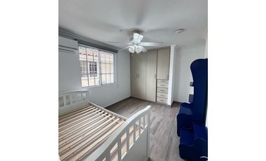 Alquiler o Venta de Casa de dos niveles en Castel Novo -