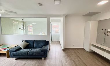 Alquiler o Venta de Casa de dos niveles en Castel Novo -