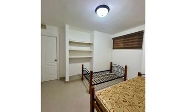Alquiler o Venta de Casa de dos niveles en Castel Novo -