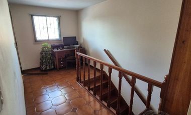 Venta Increíble casa edificada en 2 lotes Gerli