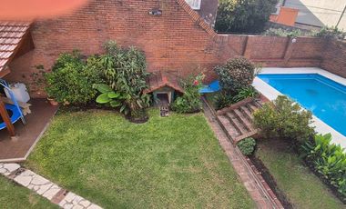 Venta Increíble casa edificada en 2 lotes Gerli